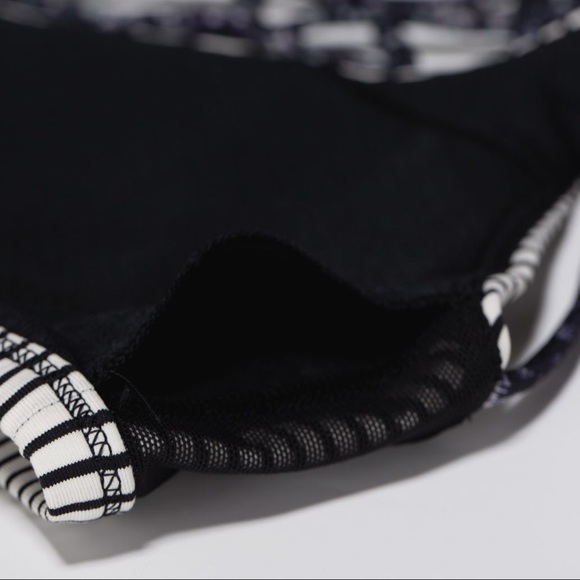 ✨RARE✨ LULULEMON Free To Be Wild Strappy Sports Bra in Hyper Stripe Black Ghost - Picture 7 of 12